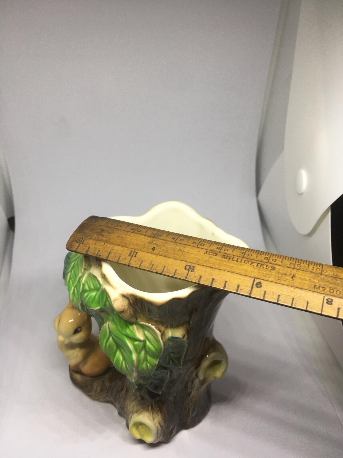 Vintage Hornsea ceramic tree stump vase sitting bunny. Made in England Fauna.