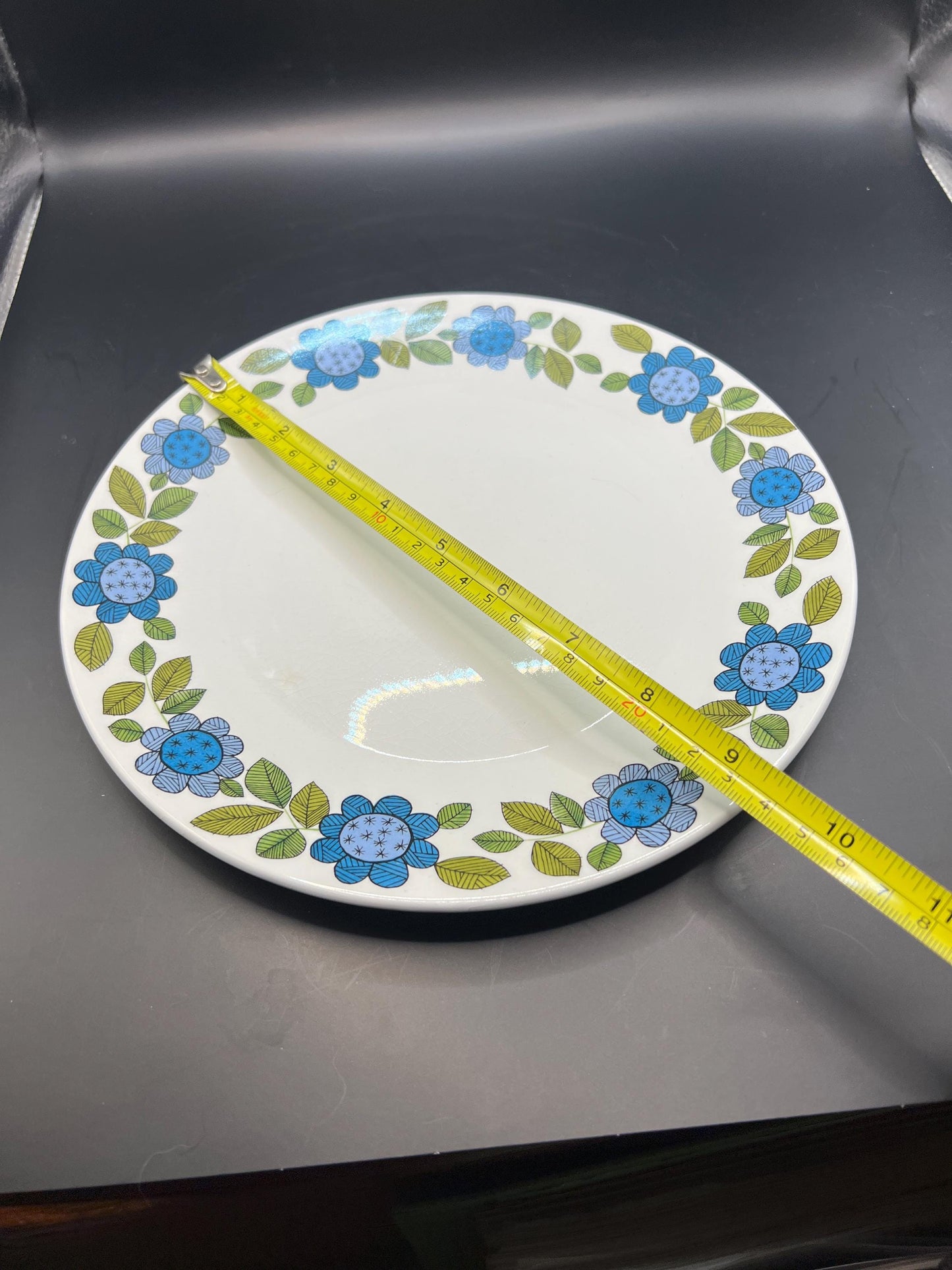 Vintage cake plate Floral pattern JG Meakin Studio Topic Floral line.