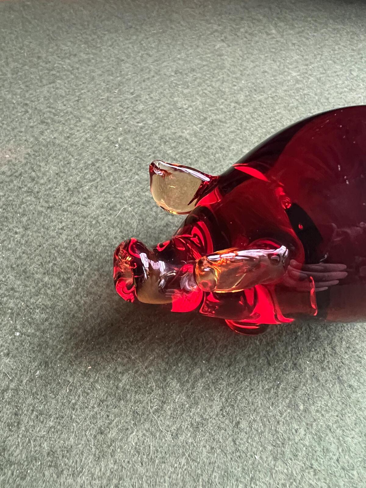 Vintage ruby glass pig figurine. Hand blown quirky piglet . Original sticker Island Glassworks. Pig lover gift.