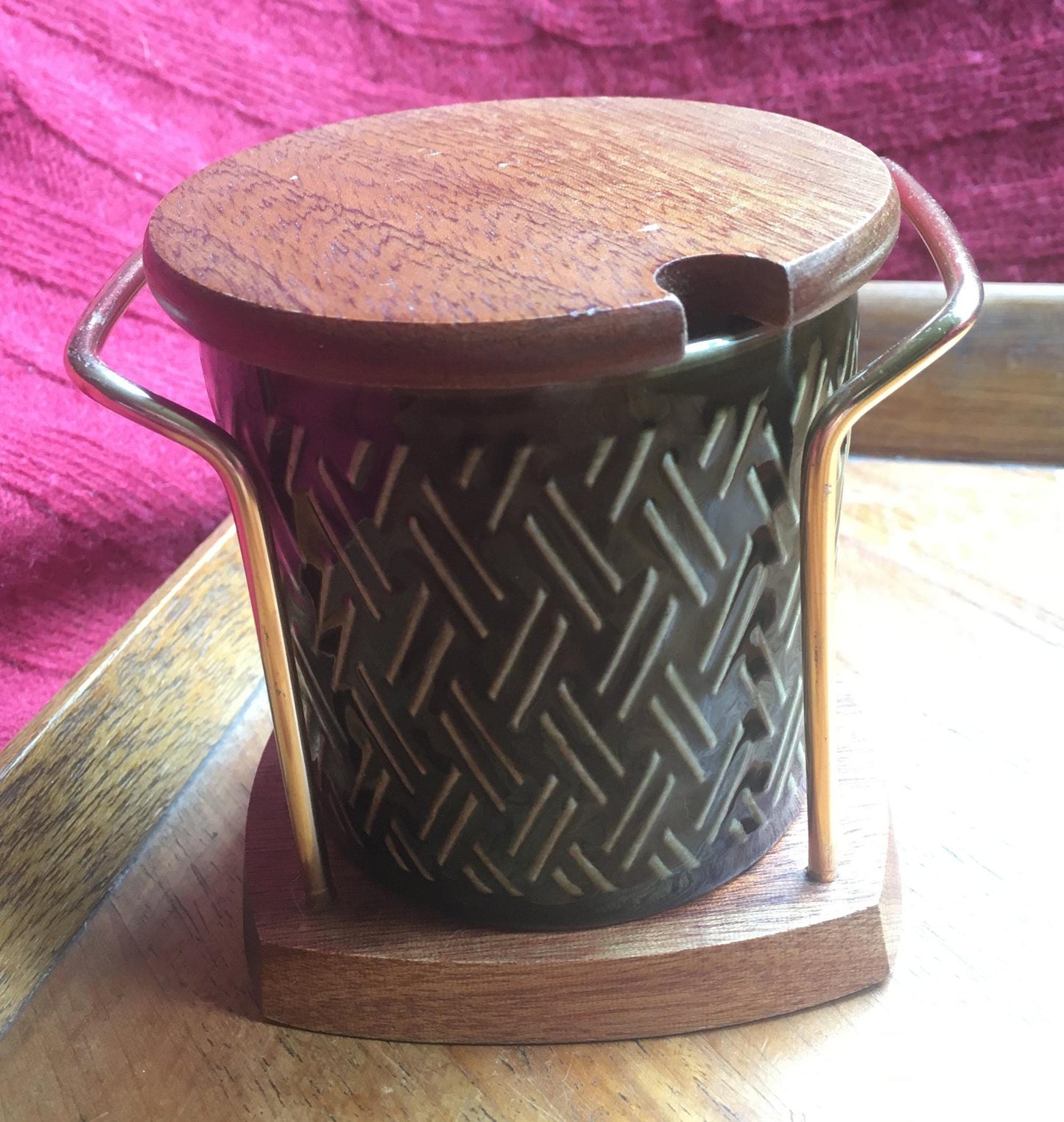 Sugar honey pot. Wyncraft Made in England.