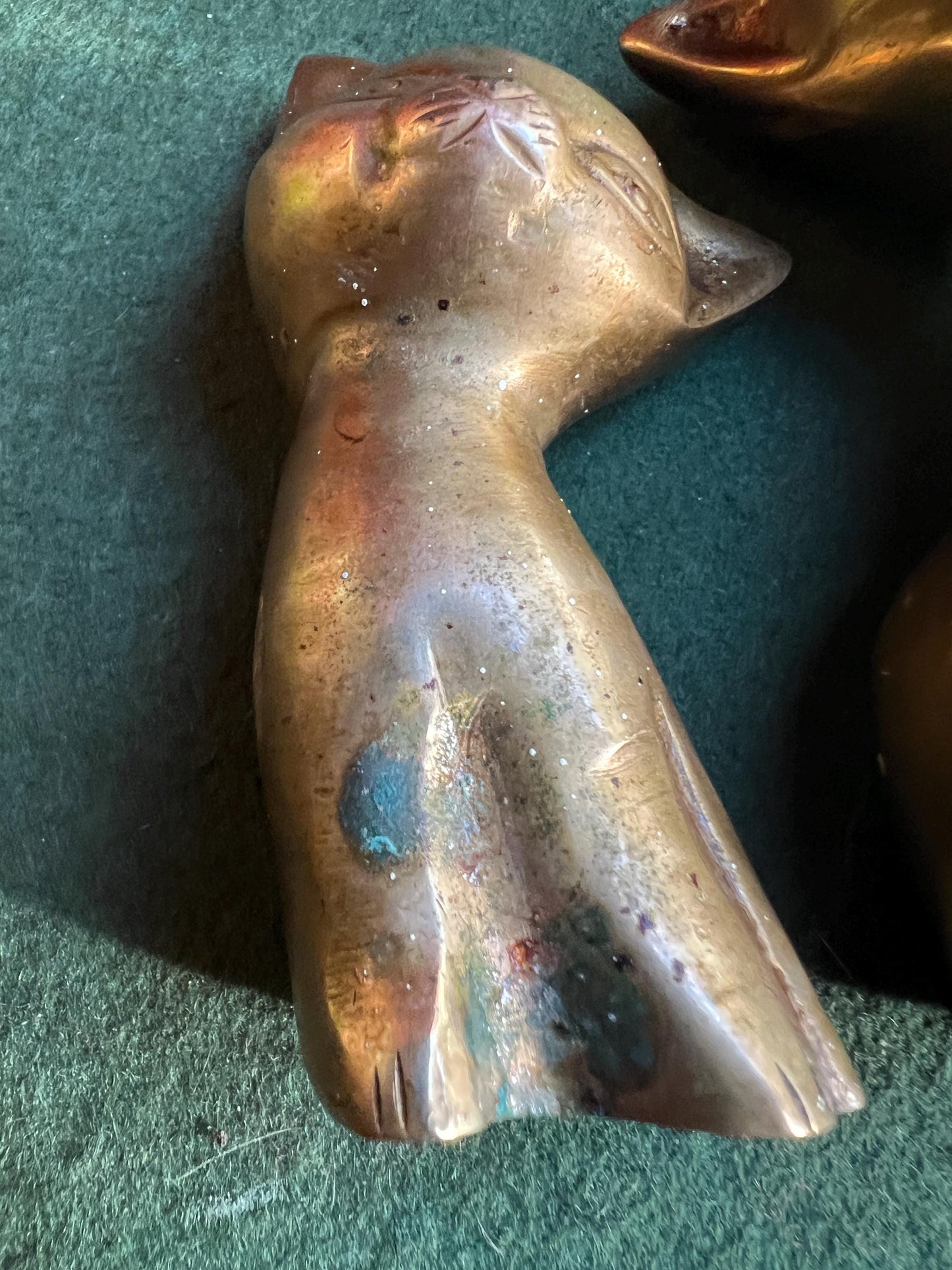 Vintage brass cat family. Quirky stylised mum cat and 2 kittens. Cat family paperweights.