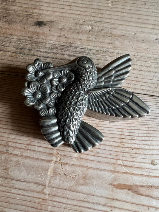Vintage trinket bow Hummingbird flowers lidded silver tone treasure box.
