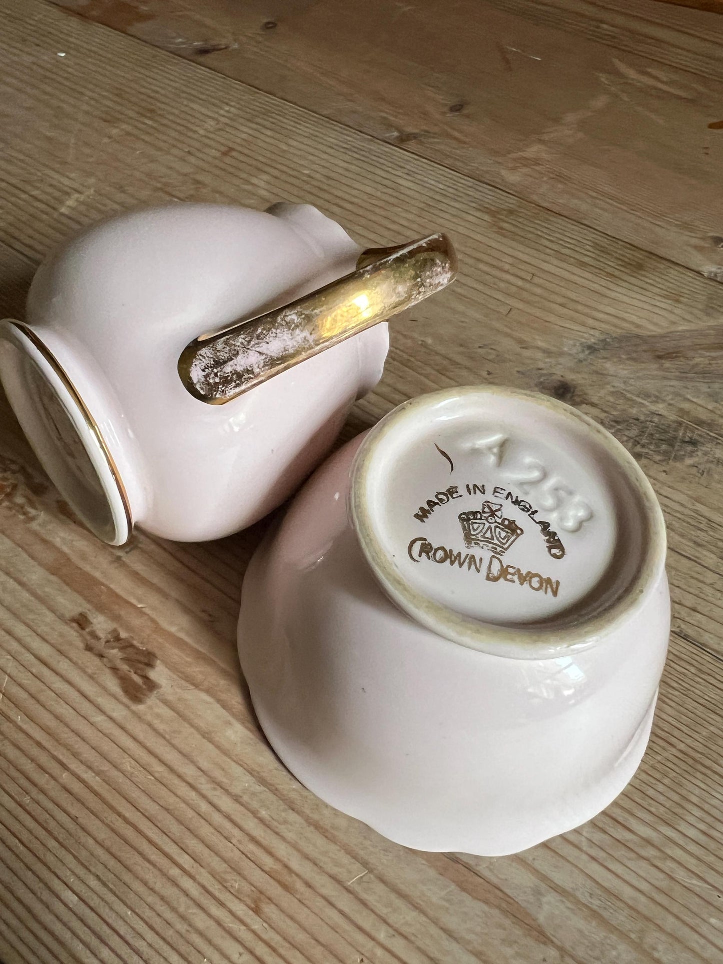 Beautiful pink gold lustre ceramic sugar and creamer set. Crown Devon Made in England.
