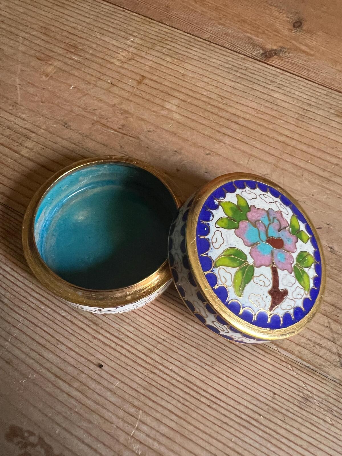 Cloisonne trinket box Lidded floral enamel brass pill box. Dressing table decor.