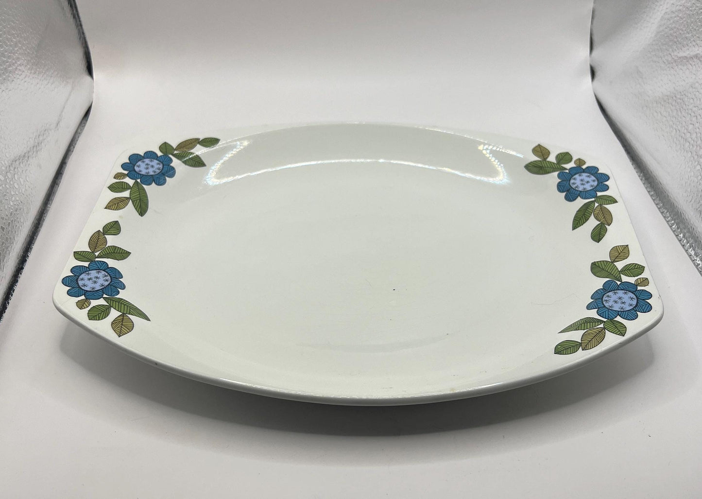 Vintage serving platter. 'Topic' Blue daisy design. J&G Meakin Ironstone England.