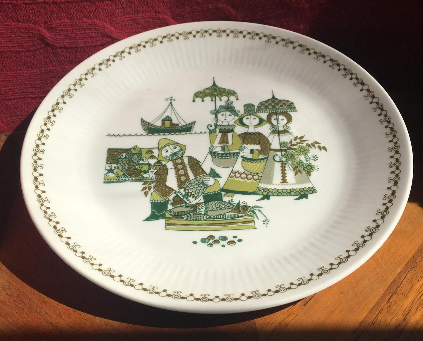 Figgjo Flint Norway "Market" serving cake plate. Scandinavian art pottery. c.1960s