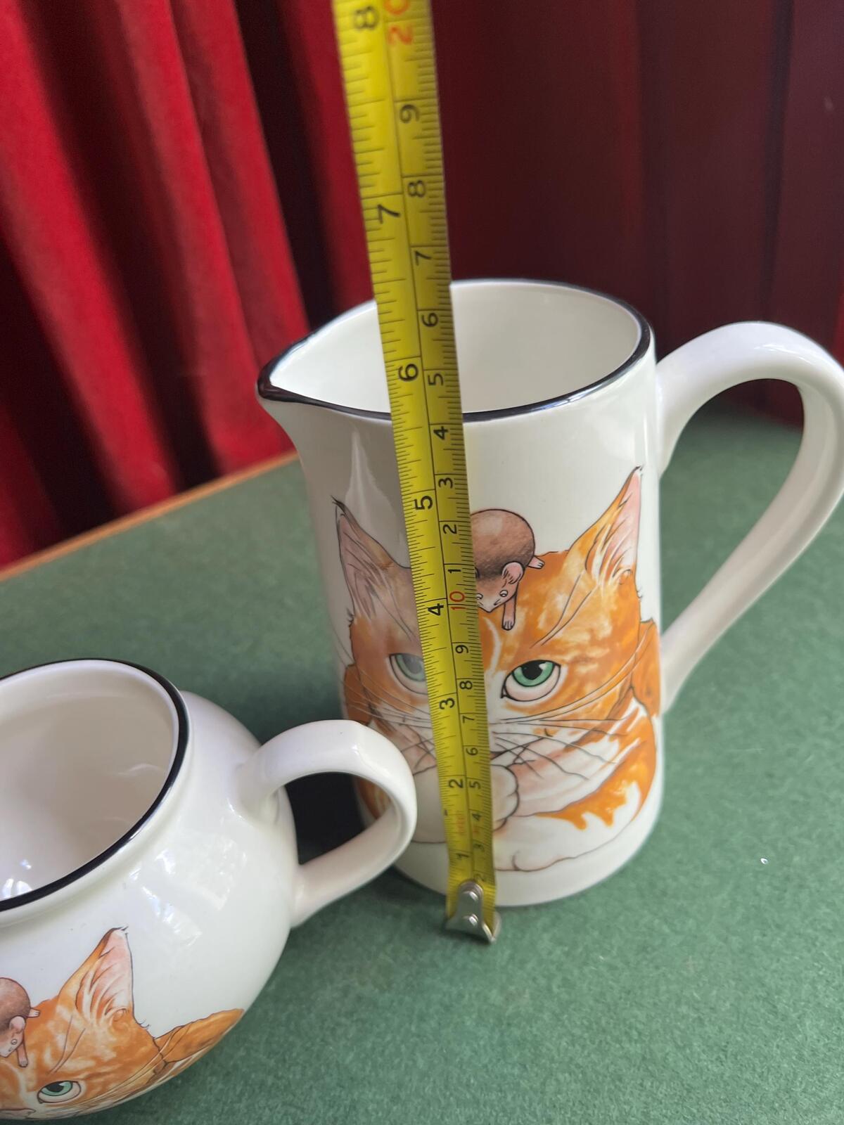 Vintage Arthur Wood milk jug and water jug, Cat and mouse design.