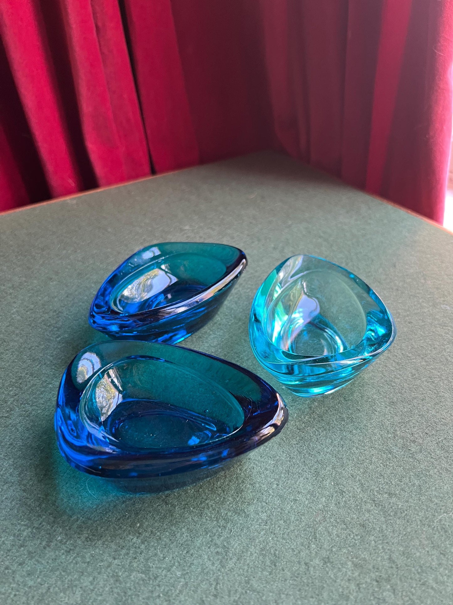 Vintage glass ashtrays trinket dishes. Sklo Union glass. 1x Turquoise blue 2x cobalt blue triangular glass nut bowls. Sold separately.