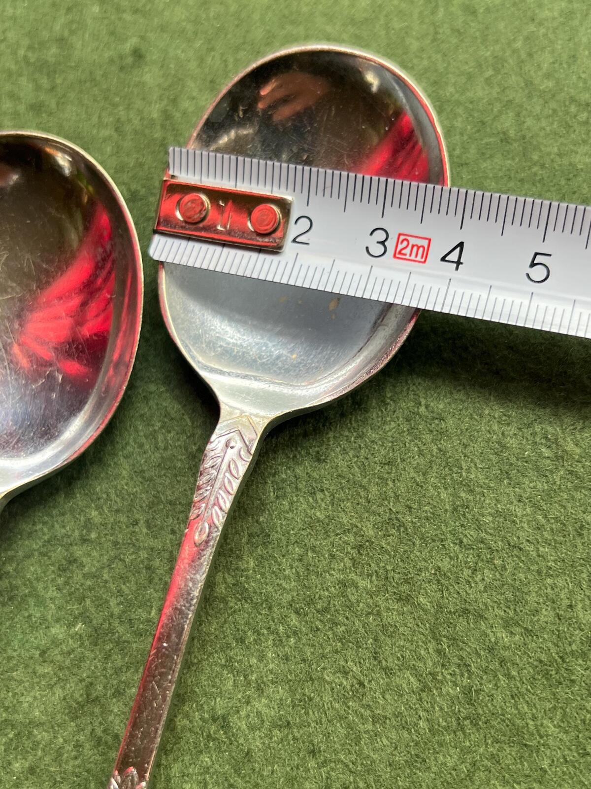 Set of 6 vintage desert spoons. Fan design on handle.