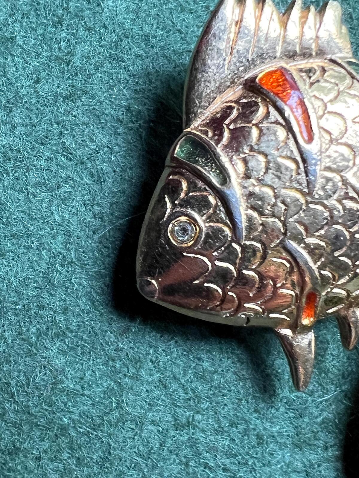 Vintage cloisonne Fish Brooch. Red and Green Enamel Scales Diamante Crystal Eye.