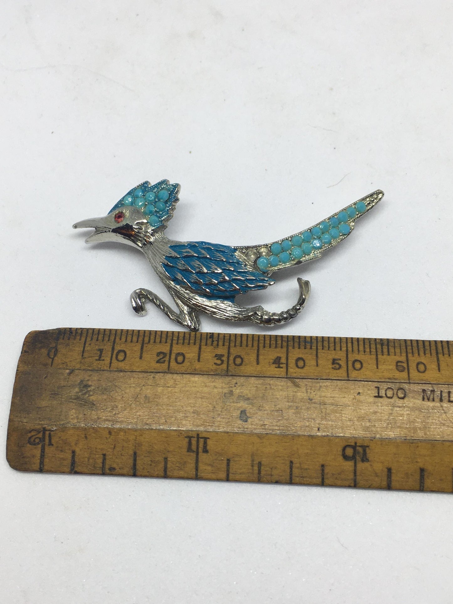 1960s Vintage Rhinestone Road Runner lapel pin. Bird lover costume jewellery. AS IS