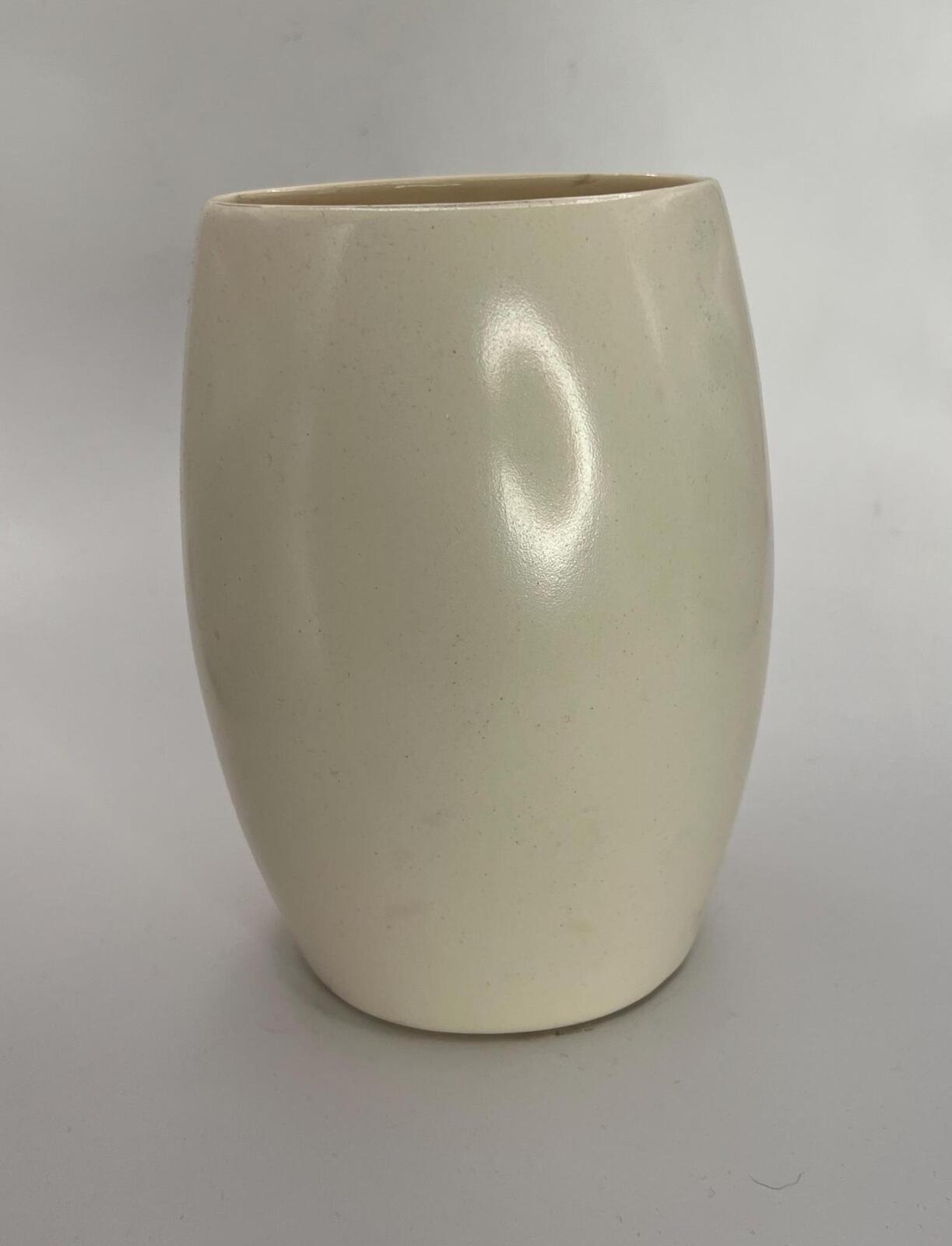Decorative ceramic flower vase. New Devon Pottery Newton Abbot.