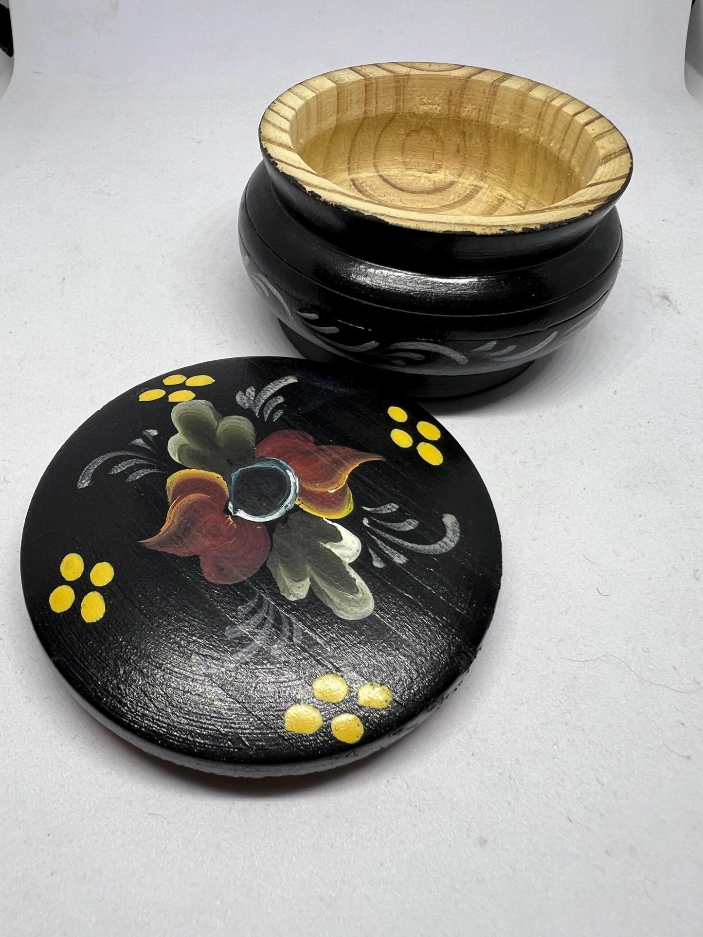 Decorative wooden lidded trinket box Hand painted Rosemaling style