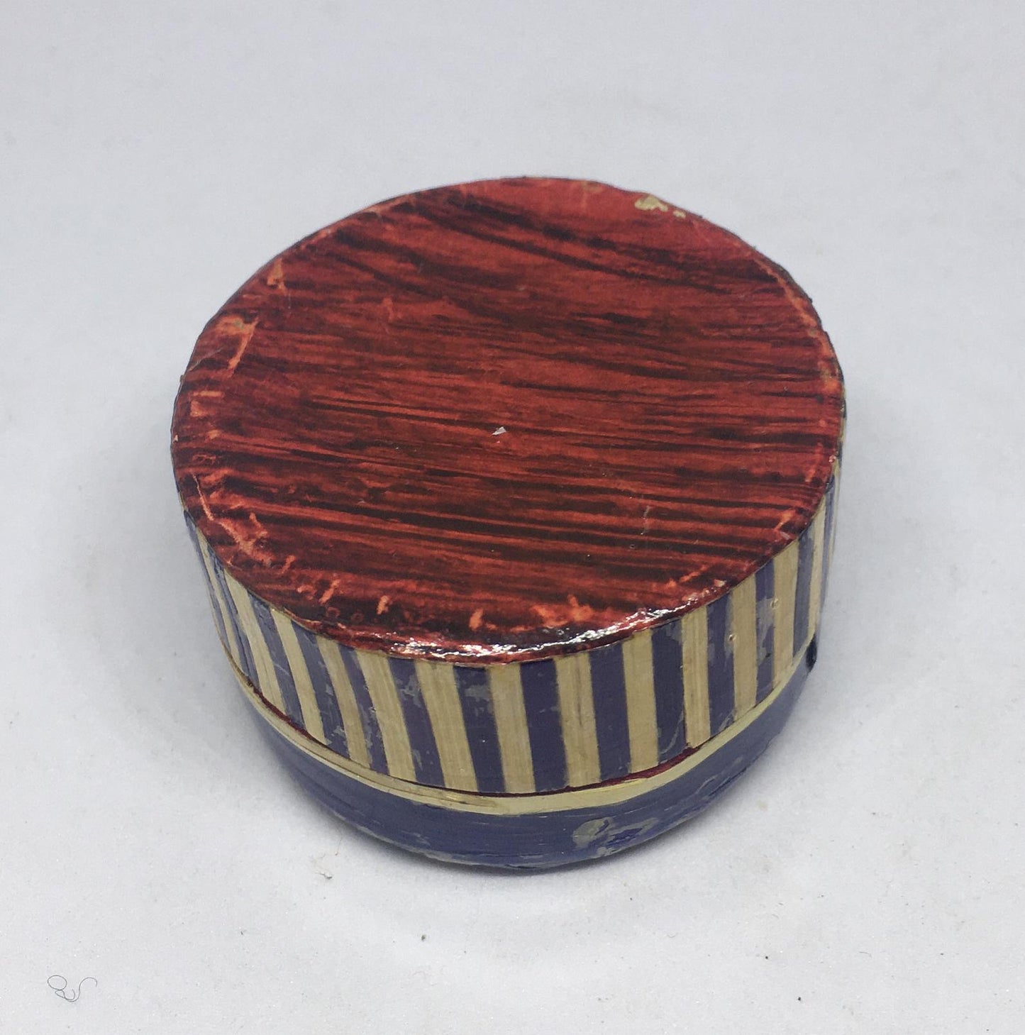 Festive lidded trinket gift box. Christmas bells design.