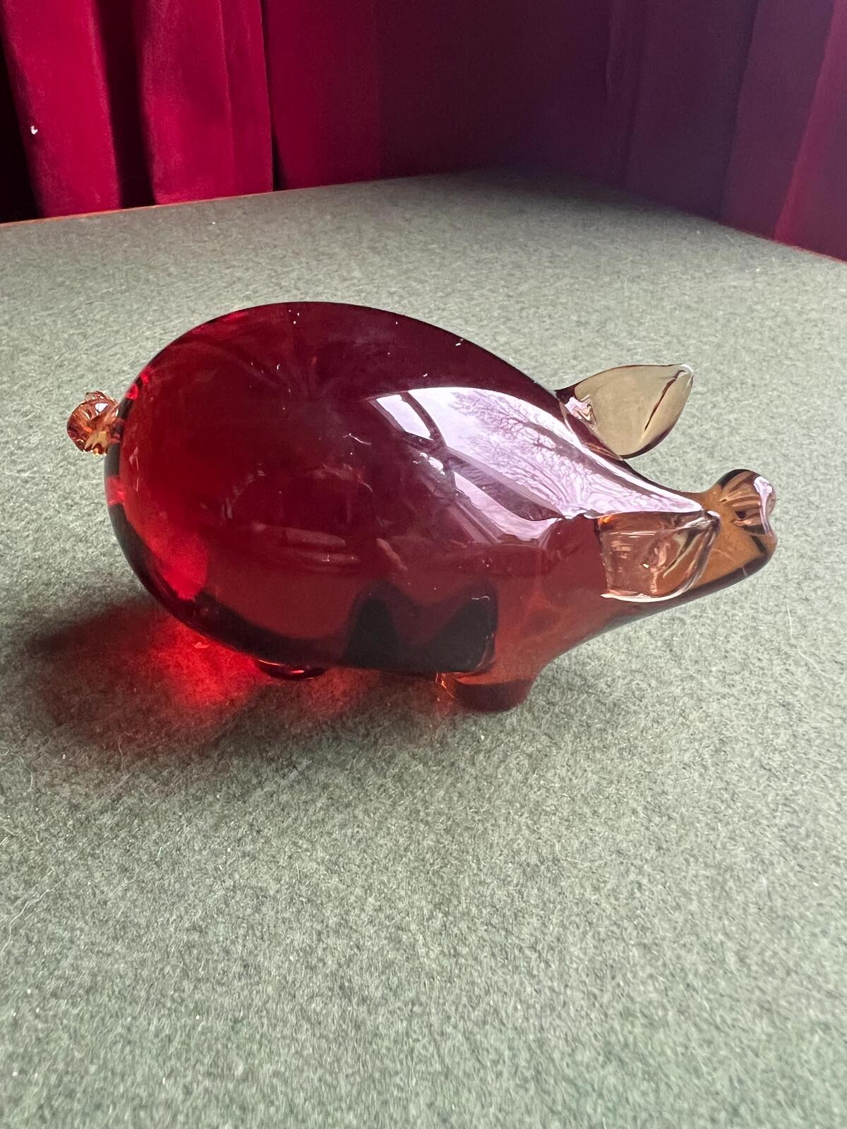 Vintage ruby glass pig figurine. Hand blown quirky piglet . Original sticker Island Glassworks. Pig lover gift.