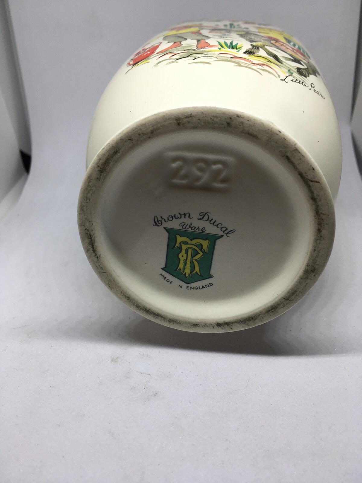 Vintage kitchen utensil holder vase. 'Little Pedro' Crown Ducal Ware 292.