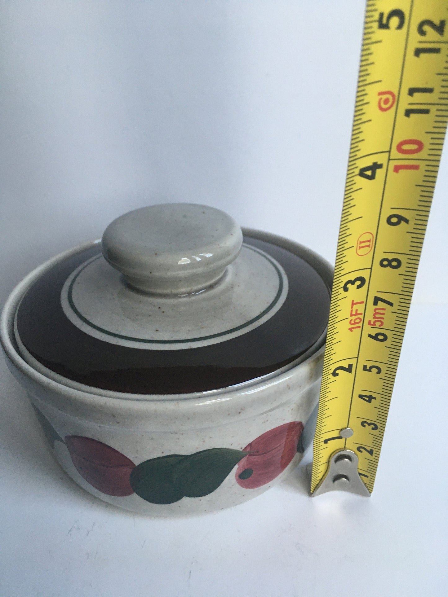 Lidded sugar bowl. Vintage 1970's Swedish Lidded Sugar bowl Stamped Rörstrand BIRGITTA. Design Jackie Lynd.