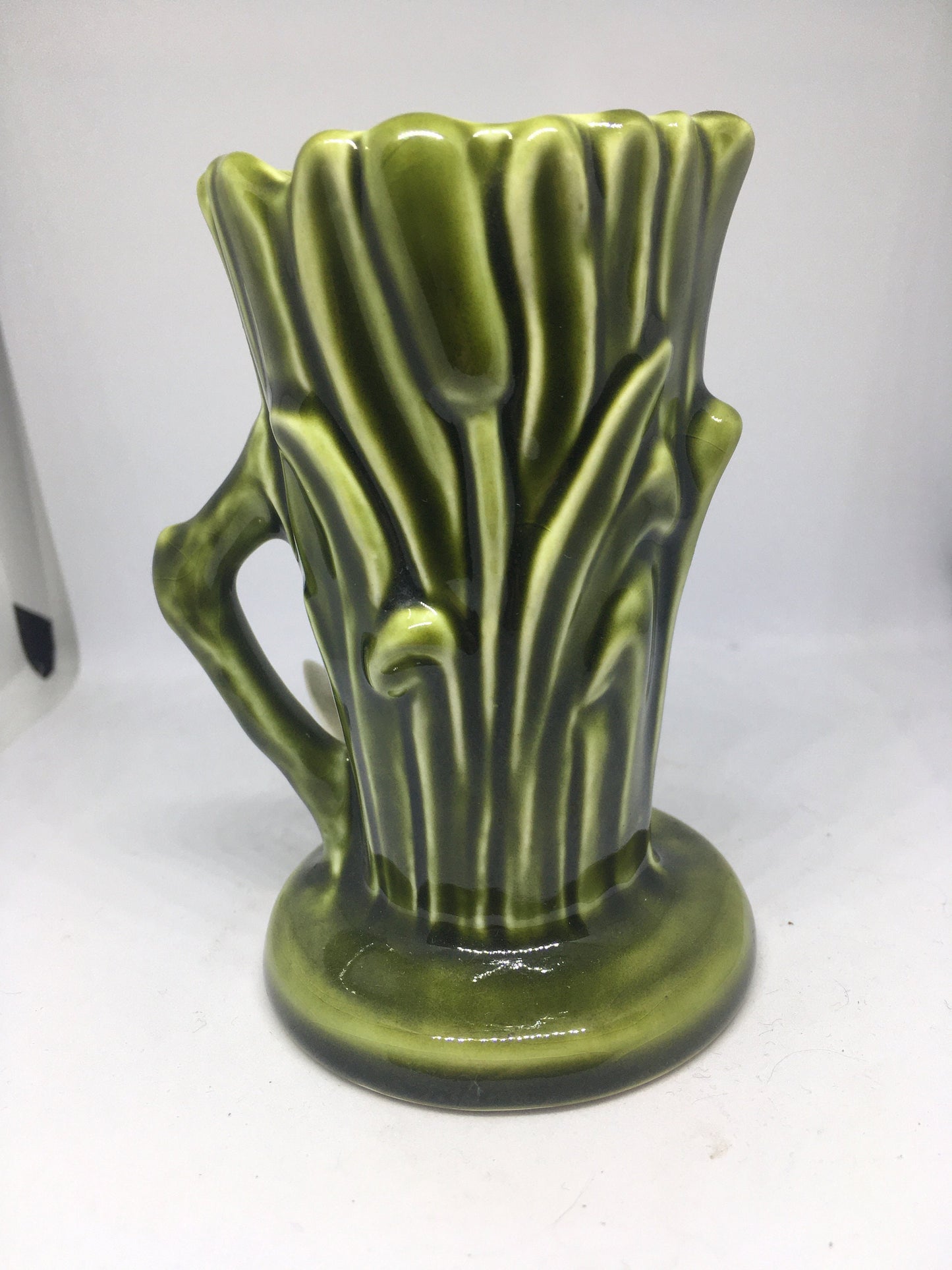 SYLVAC vase planter with swan figure in reeds. Marked SYLVAC 4385.