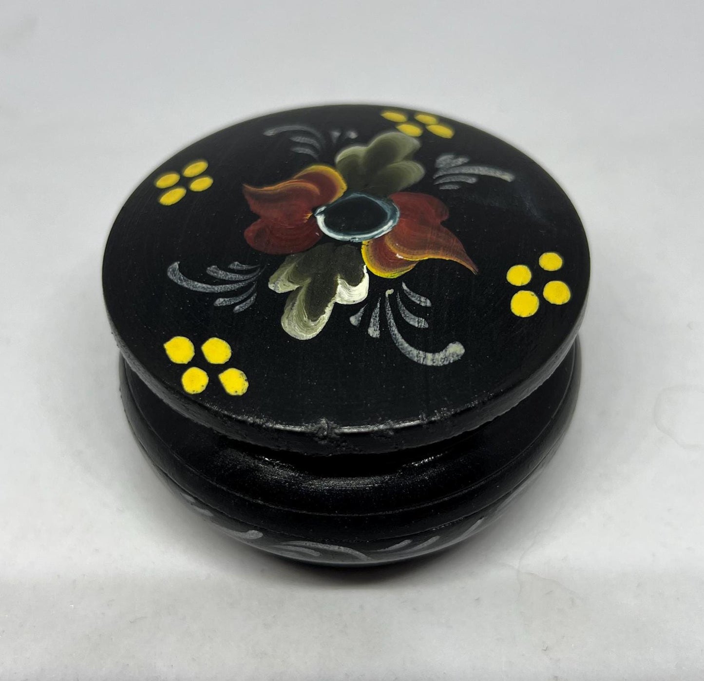 Decorative wooden lidded trinket box Hand painted Rosemaling style