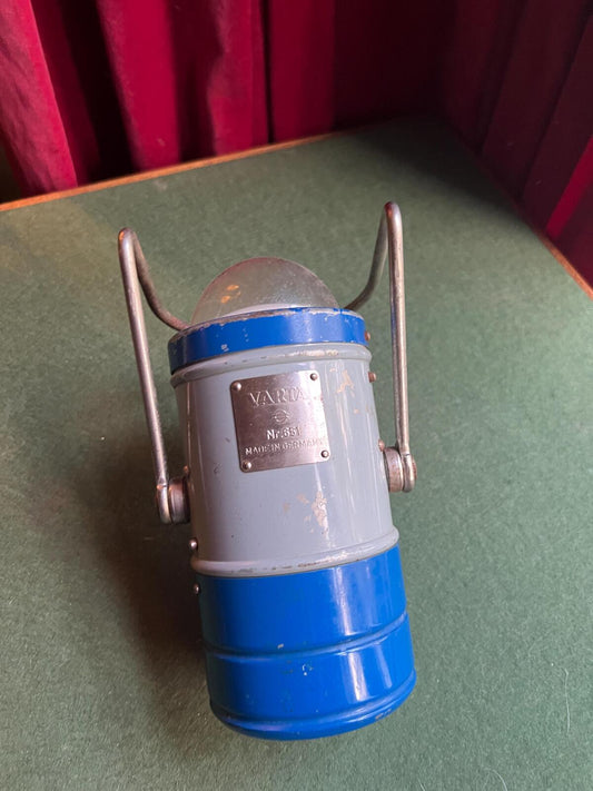 Vintage VARTA lantern flashlight. With plate VARTA Nr 651 Made in Germany. Untested battery operated multi use lantern.