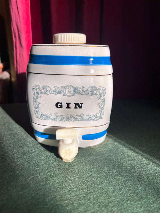 Vintage ceramic gin decanter. Stamped Royal Victoria Pottery WADE England.