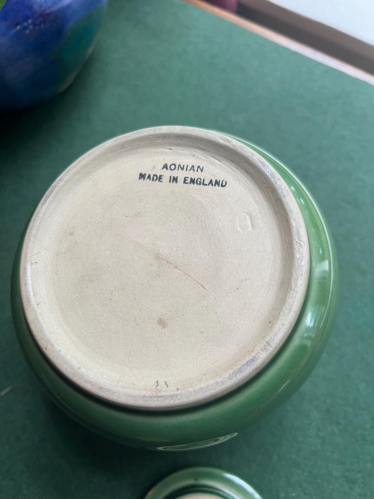Vintage Antique Tobacco Jar Storage Pot Humidor. Stamped Aonian Pottery made in England.