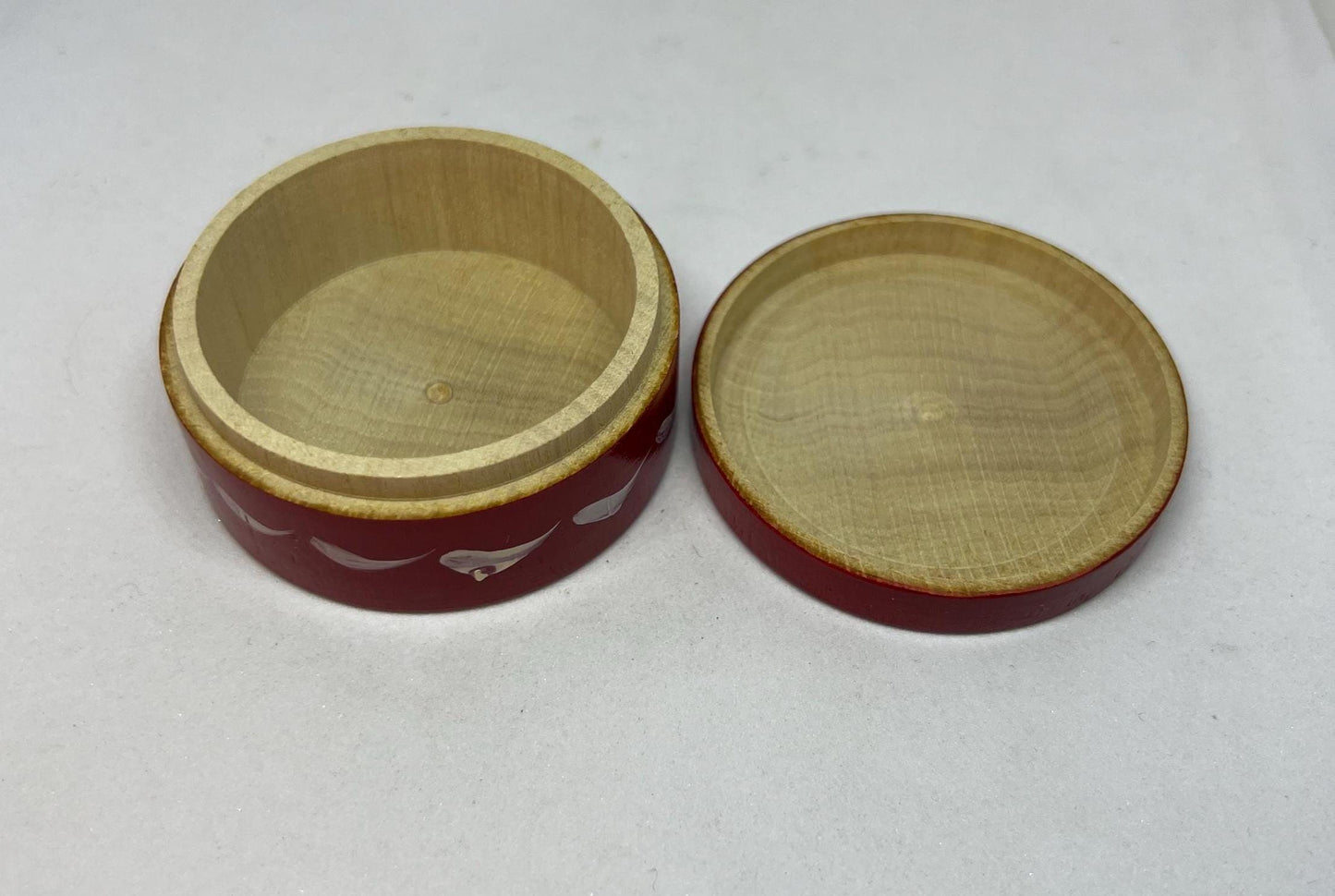 Vintage wooden lidded trinket box Rosemaling style hand painted folk art ring box