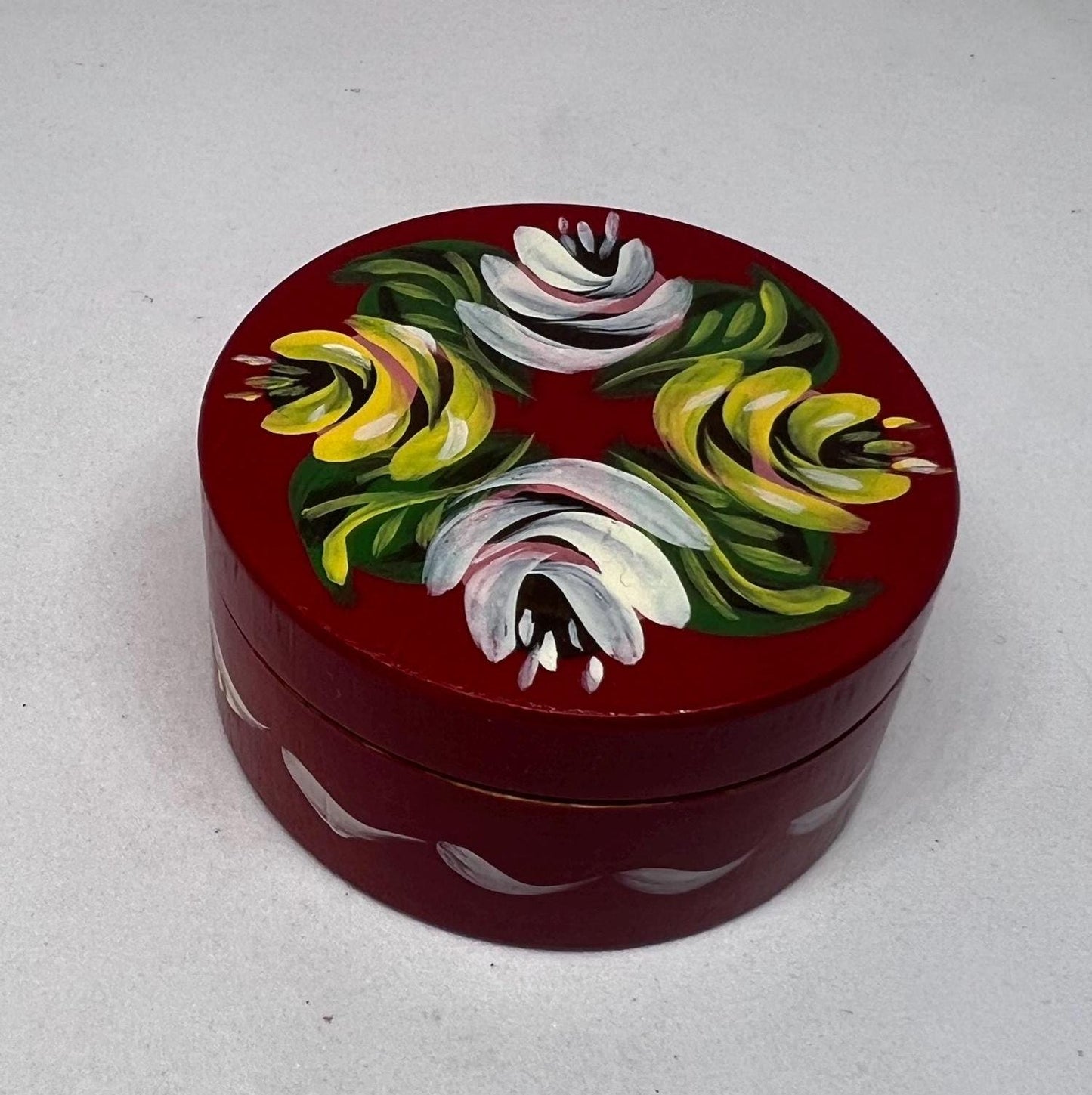 Vintage wooden lidded trinket box Rosemaling style hand painted folk art ring box