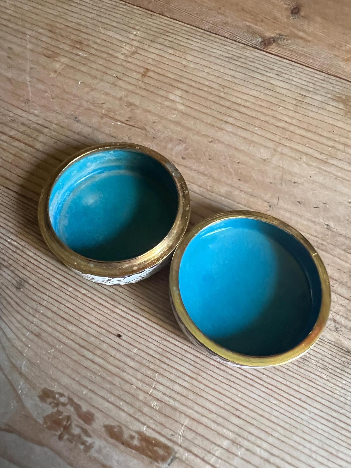 Cloisonne trinket box Lidded floral enamel brass pill box. Dressing table decor.