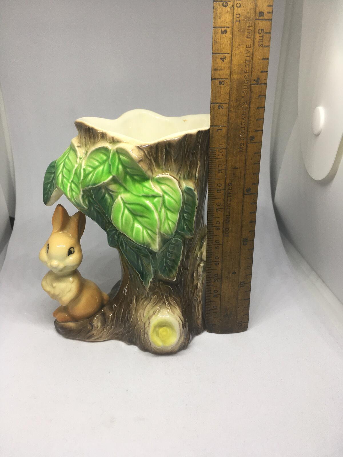 Vintage Hornsea ceramic tree stump vase sitting bunny. Made in England Fauna.