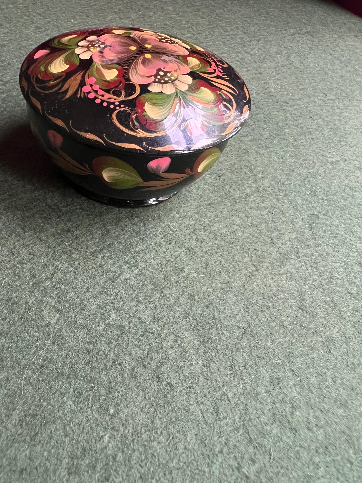 Vintage Russian trinket box. Hand painted floral lacquered design on paper mâché box.