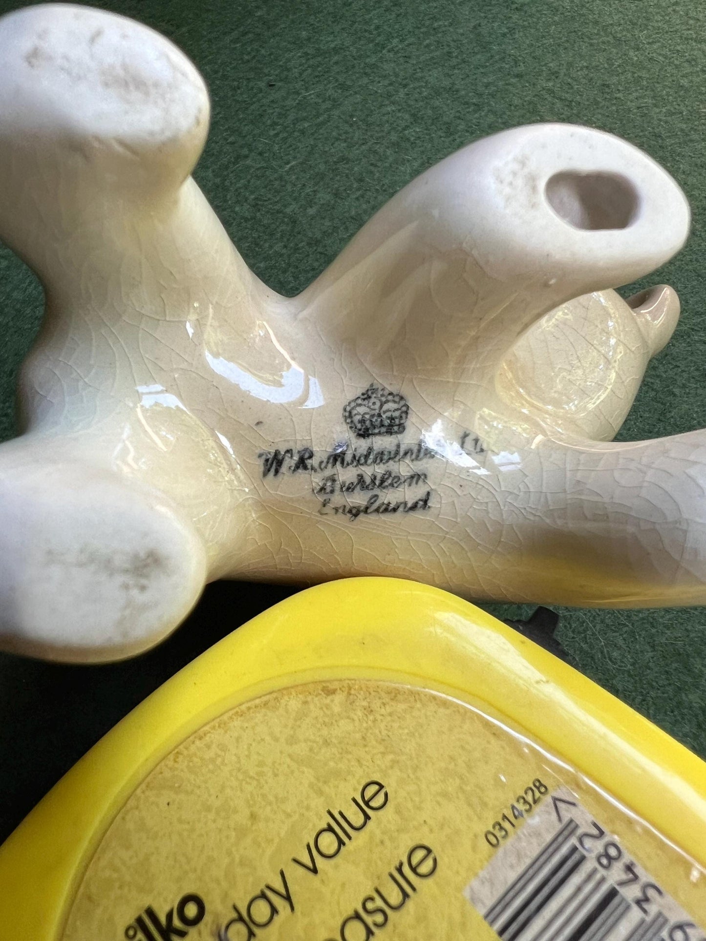 Ceramic Baby polar bear figurine Stamped WR Midwinter Burslem England.