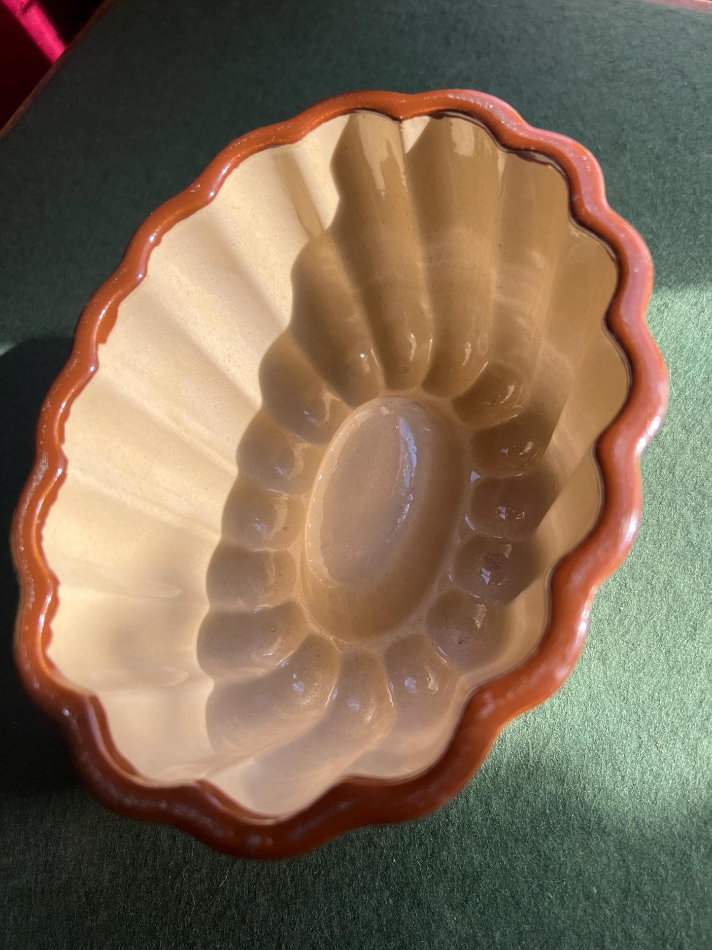 Vintage stoneware jelly aspic mould. Stamped Bourne Denby England.