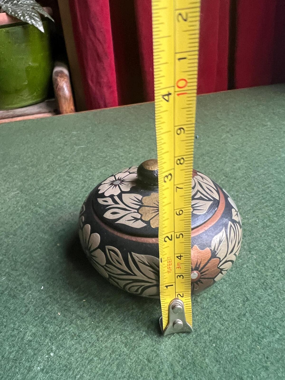 Vintage hand-painted floral lidded trinket box. Khokhloma folk art.