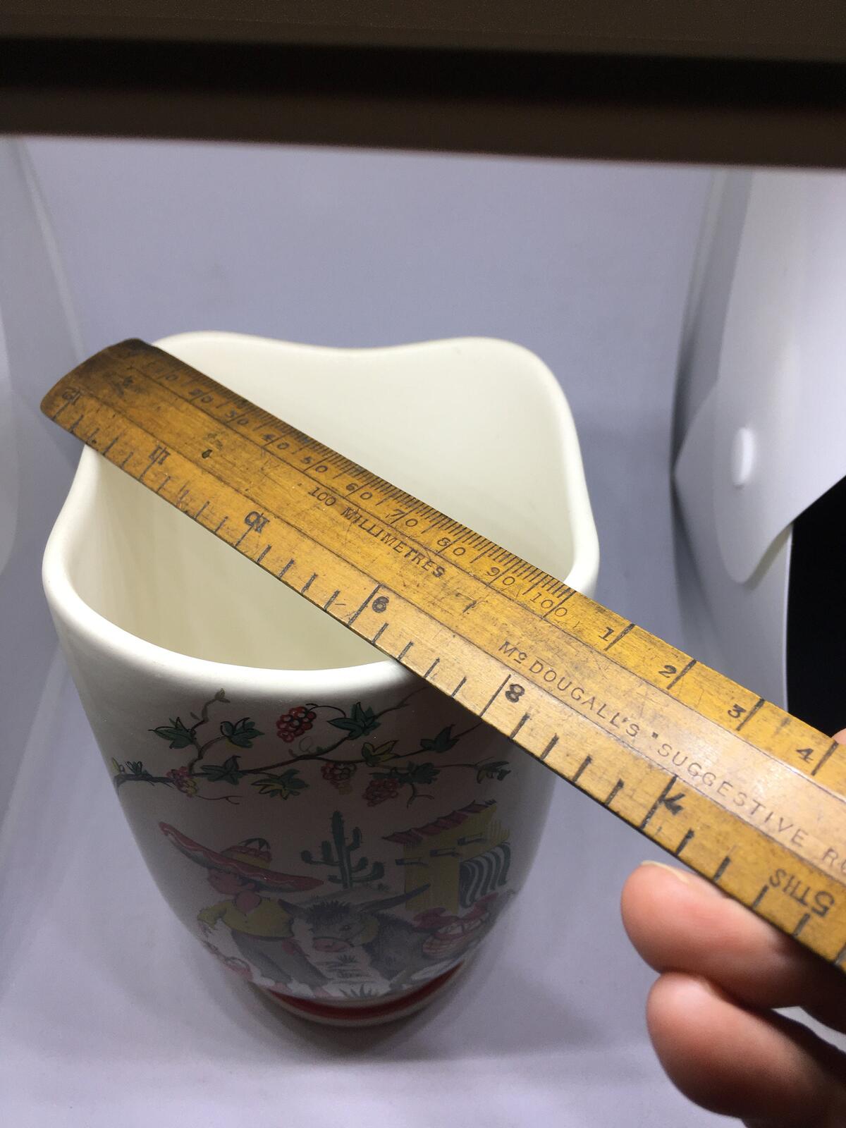 Vintage kitchen utensil holder vase. 'Little Pedro' Crown Ducal Ware 292.