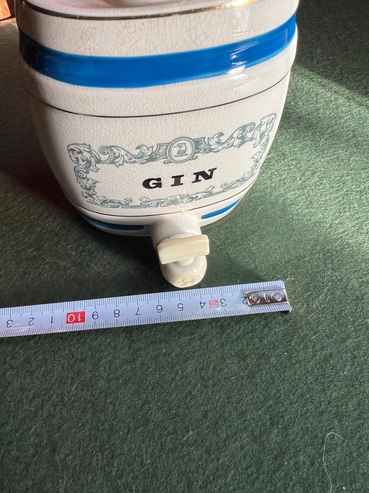 Vintage ceramic gin decanter. Stamped Royal Victoria Pottery WADE England.