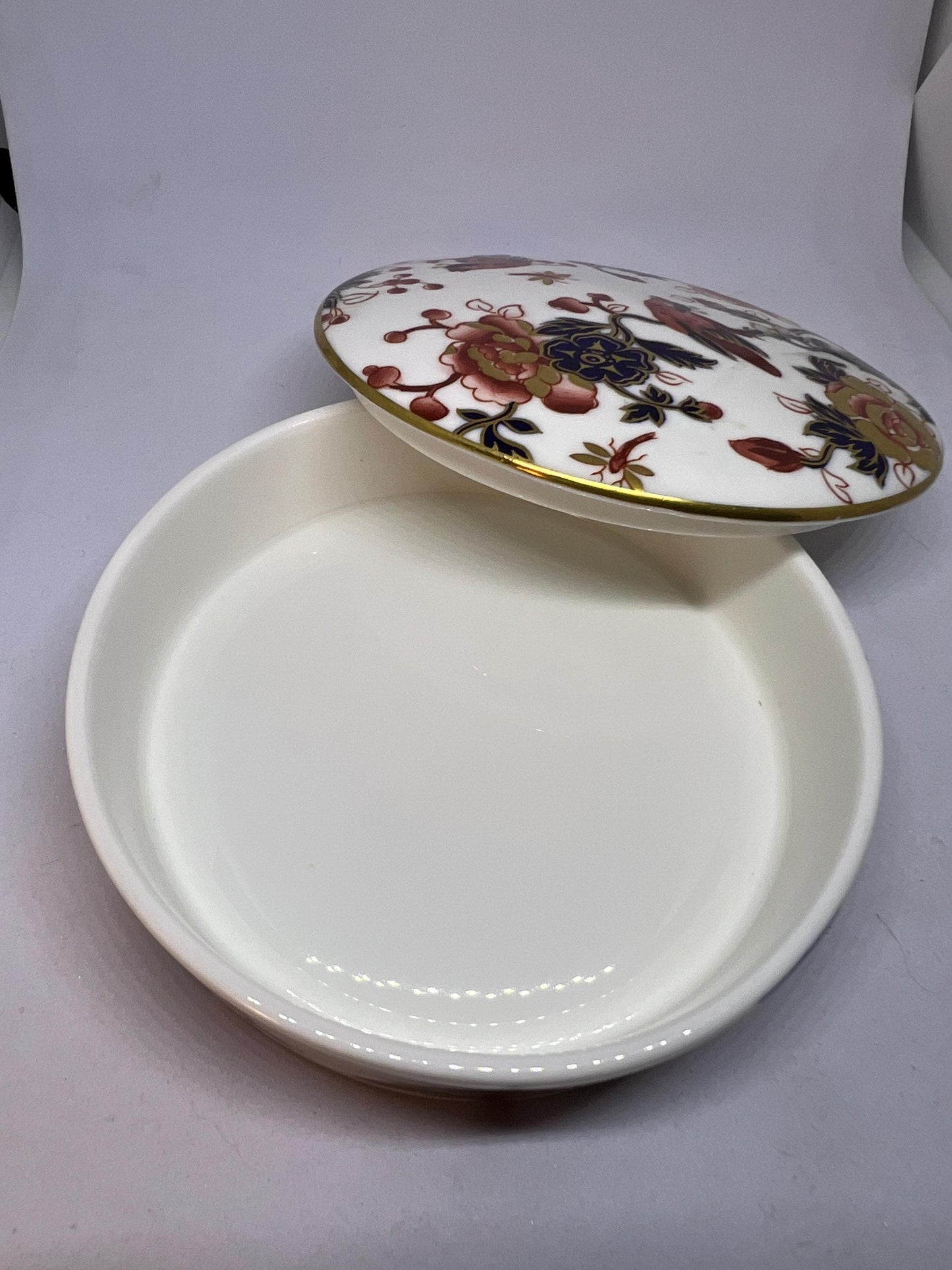 Vintage Coal Port trinket dressing table box.Hong Kong pattern Bone China.