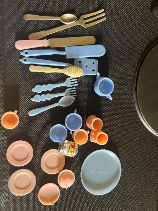 Dolls house miniature plastic cutlery plates, serving utensils.