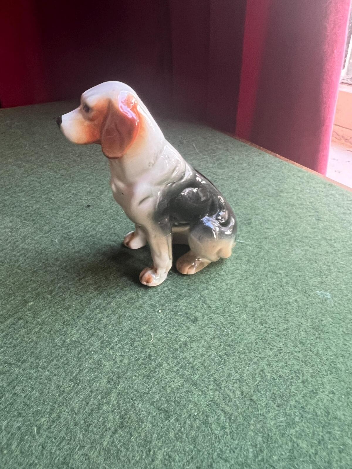 Vintage ceramic dog figurine. Sitting Beagle ornament. Dog lover gift.