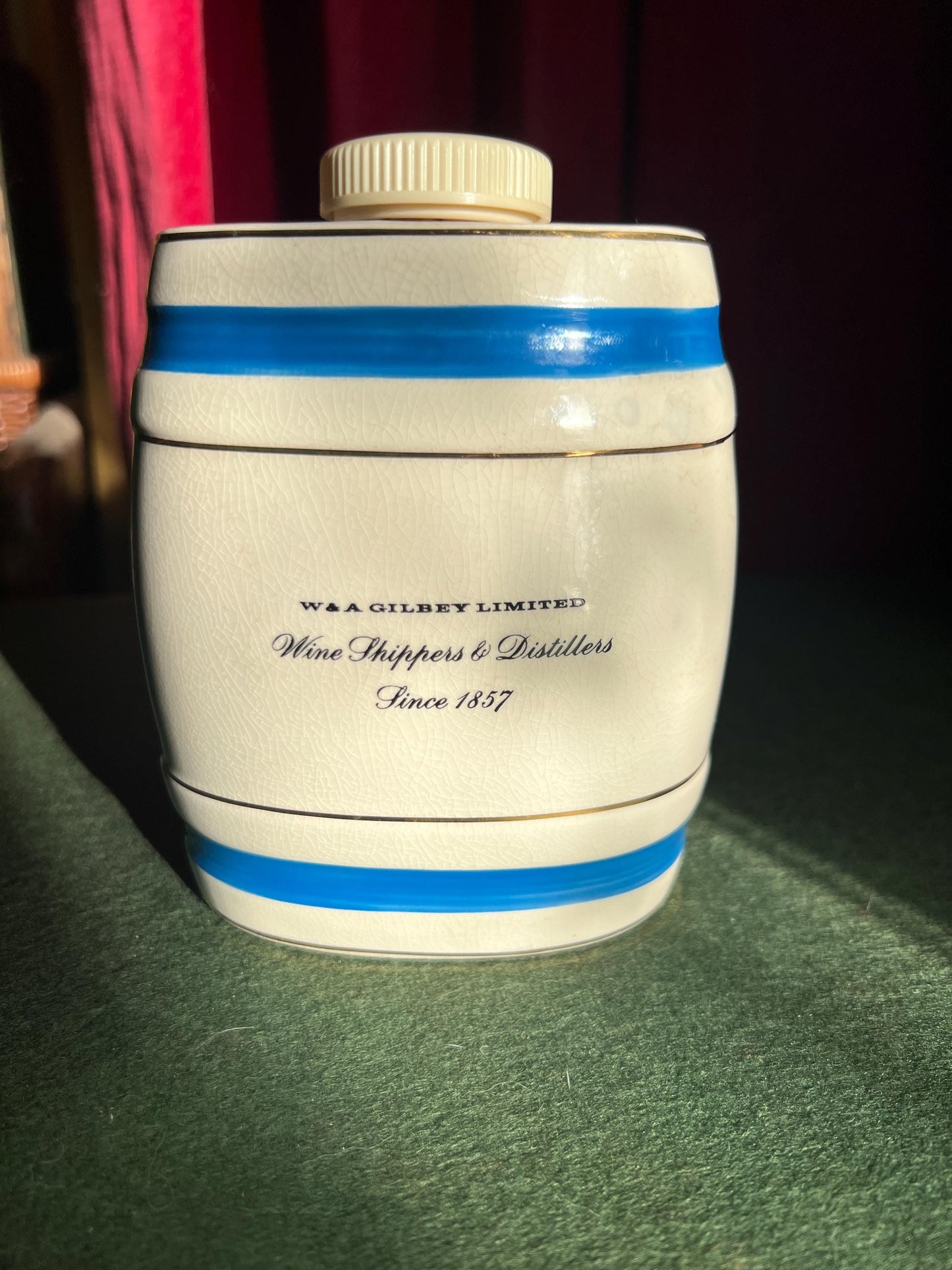 Vintage ceramic gin decanter. Stamped Royal Victoria Pottery WADE England.