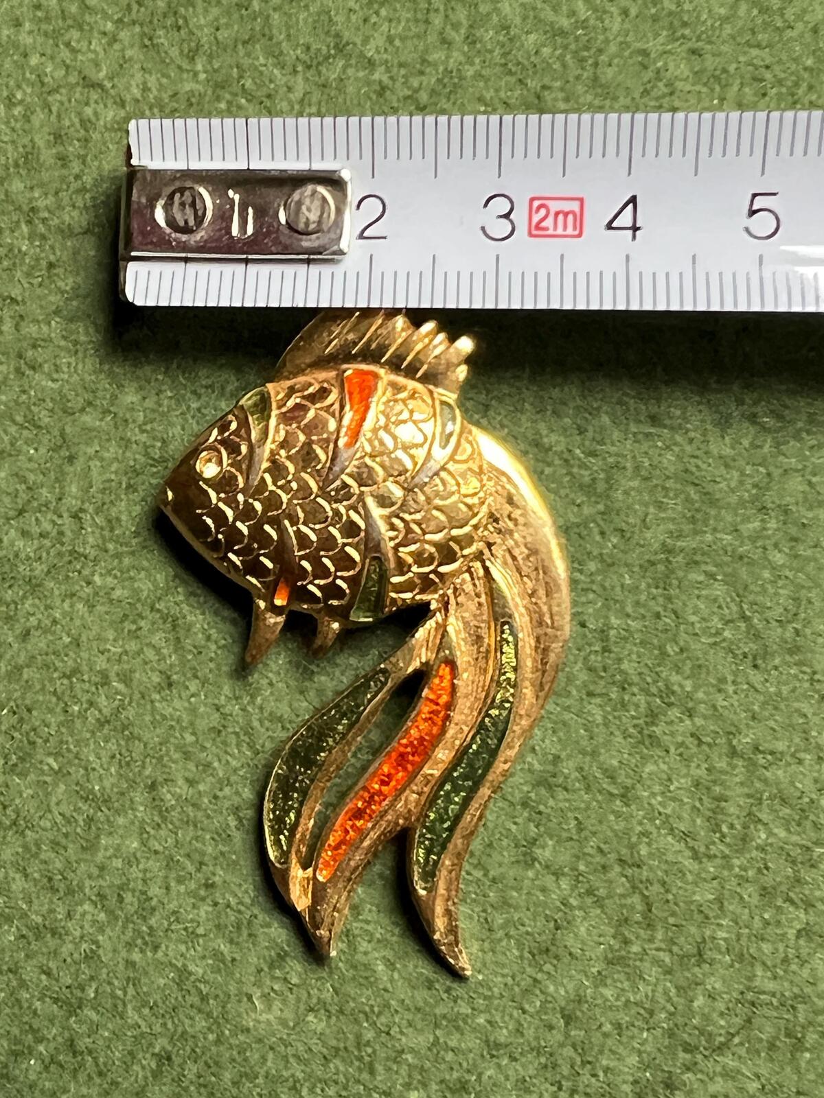 Vintage cloisonne Fish Brooch. Red and Green Enamel Scales Diamante Crystal Eye.