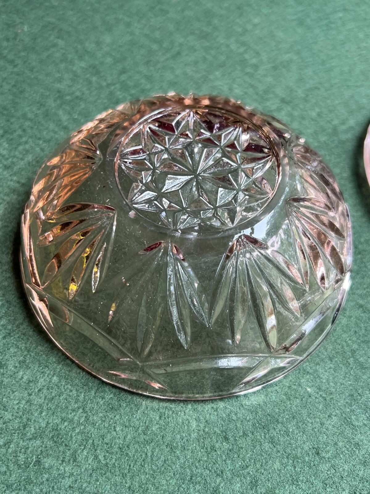 Pink depression glass lidded candy bowl. 1940s Dressing table trinket bowl.