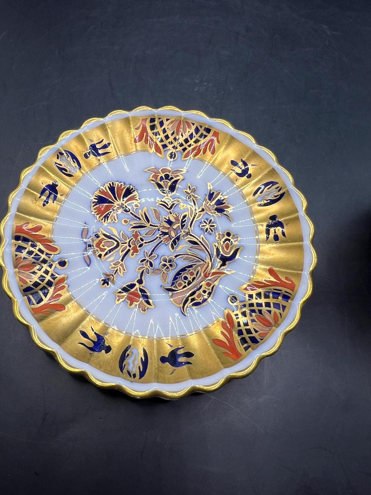 Antique coffee can / tea cup and saucer. Vibrant Imari pattern with gold gilt. Stamped Copeland 5.257. AS IS