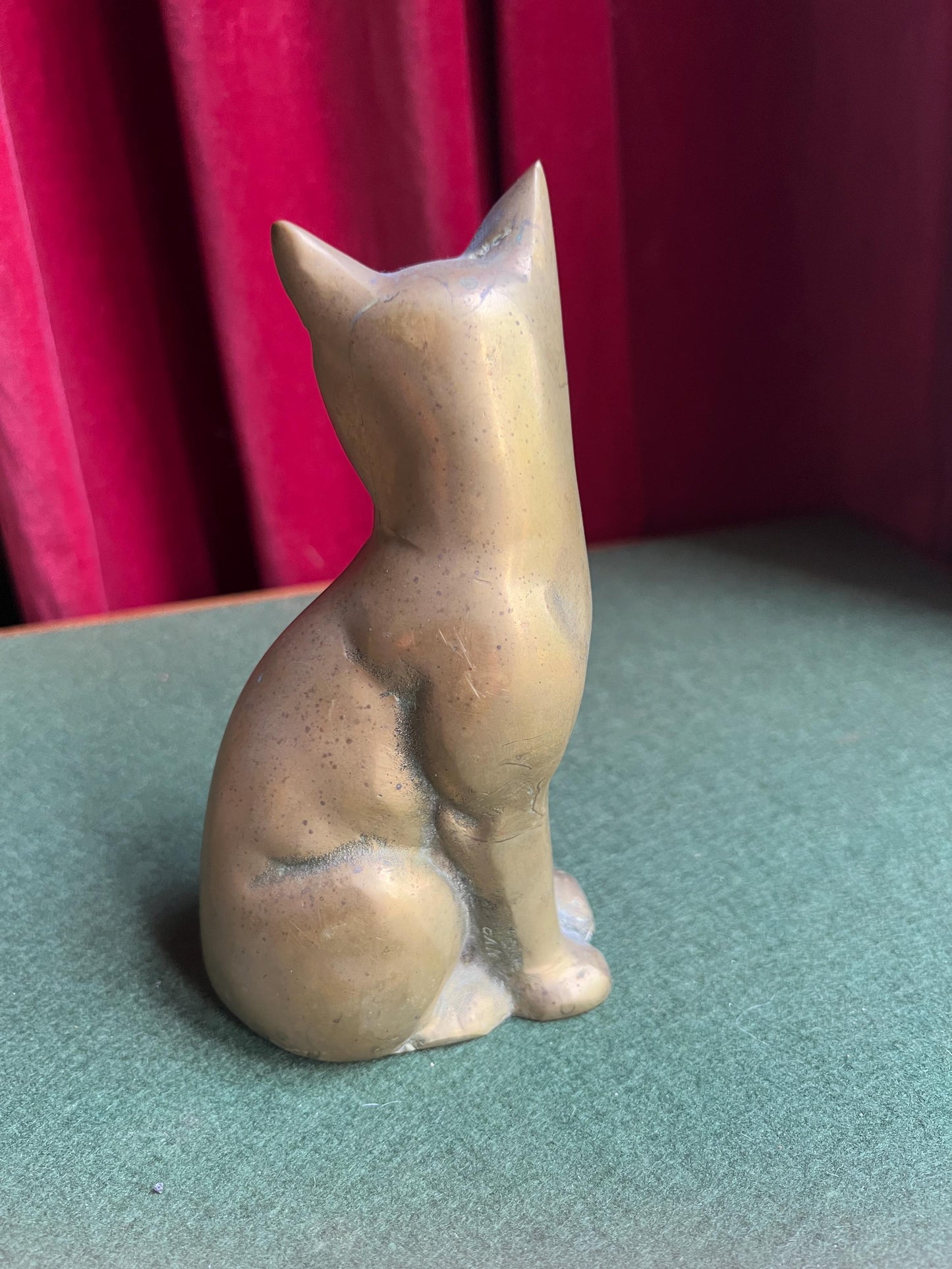 Vintage solid brass Siamese cat figurine. Sitting cat paperweight.