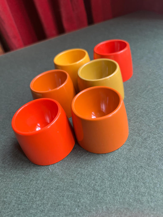 Set 6 melamine egg cups. Vintage retro Gaydon eggcup set.