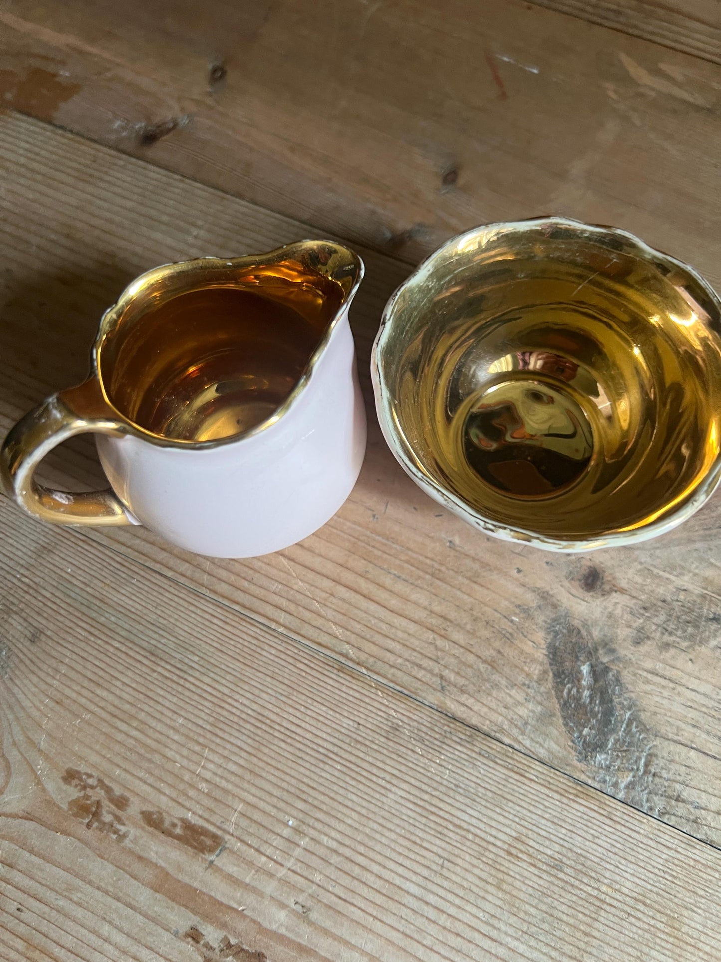 Beautiful pink gold lustre ceramic sugar and creamer set. Crown Devon Made in England.