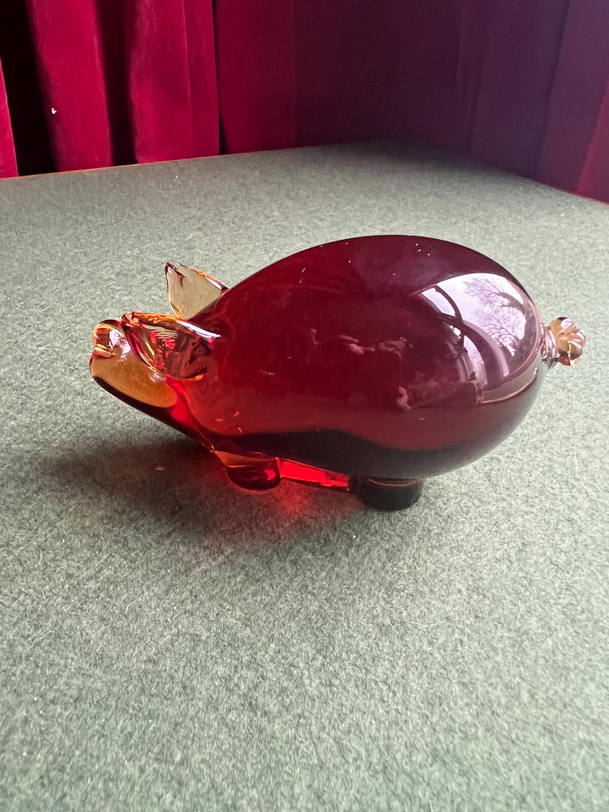 Vintage ruby glass pig figurine. Hand blown quirky piglet . Original sticker Island Glassworks. Pig lover gift.