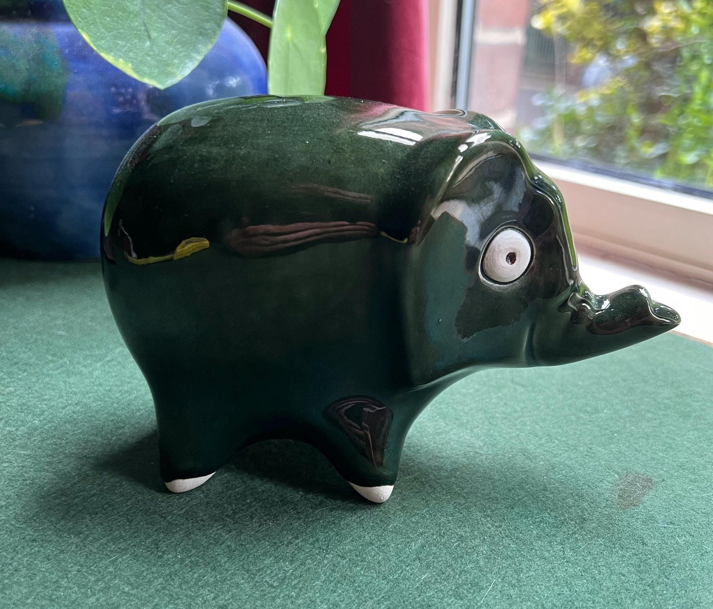 Quirky vintage Wellow Pottery ceramic stylised elephant figurine.