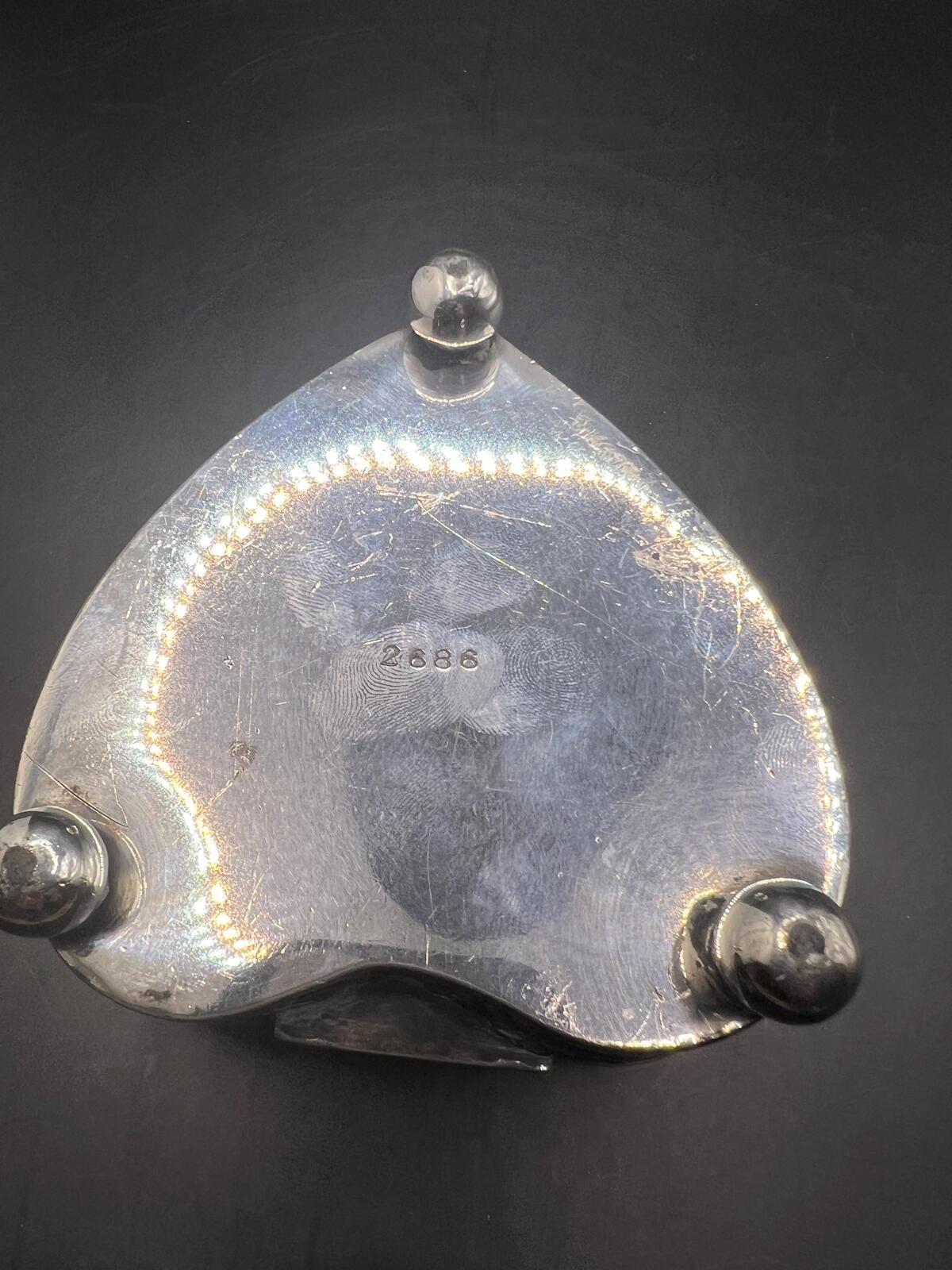 Silver plated heart shaped trinket box. 3 footed ornate lidded jewellery box. Stamped 2686. Gift for girlfriend sister.